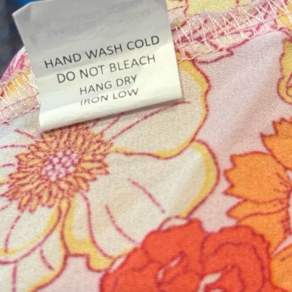 Sienna Sky Floral Tank Top Size Small - Picture 9 of 9